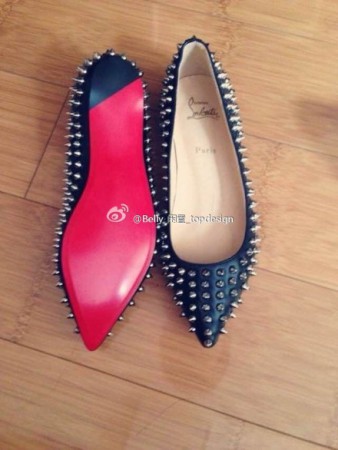 Charistian Louboutin 红底铆钉鞋